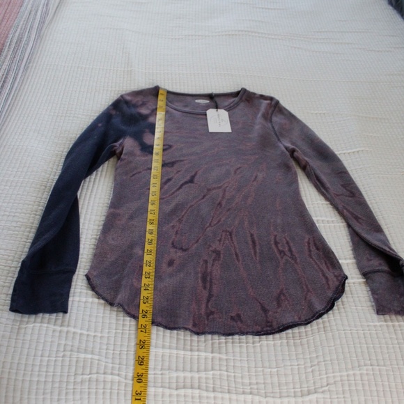 Handmade tie dye thermal top by Hue Revival - Picture 7 of 12